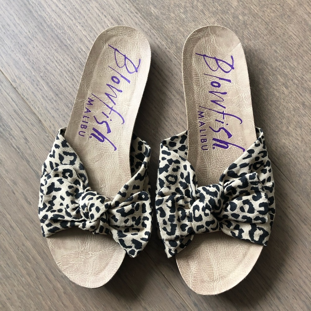Blowfish slides with leopard print bow (7.5)